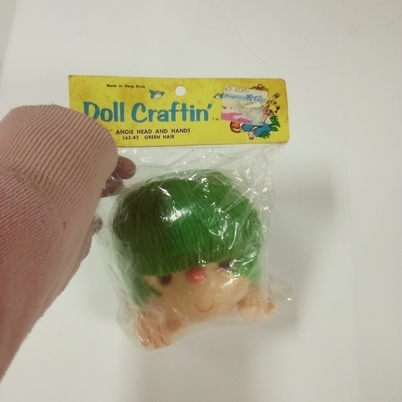 Vintage 6" Angie Doll Head & Hands Green Hair St Patrick's Day Doll Making - Picture 2 of 4